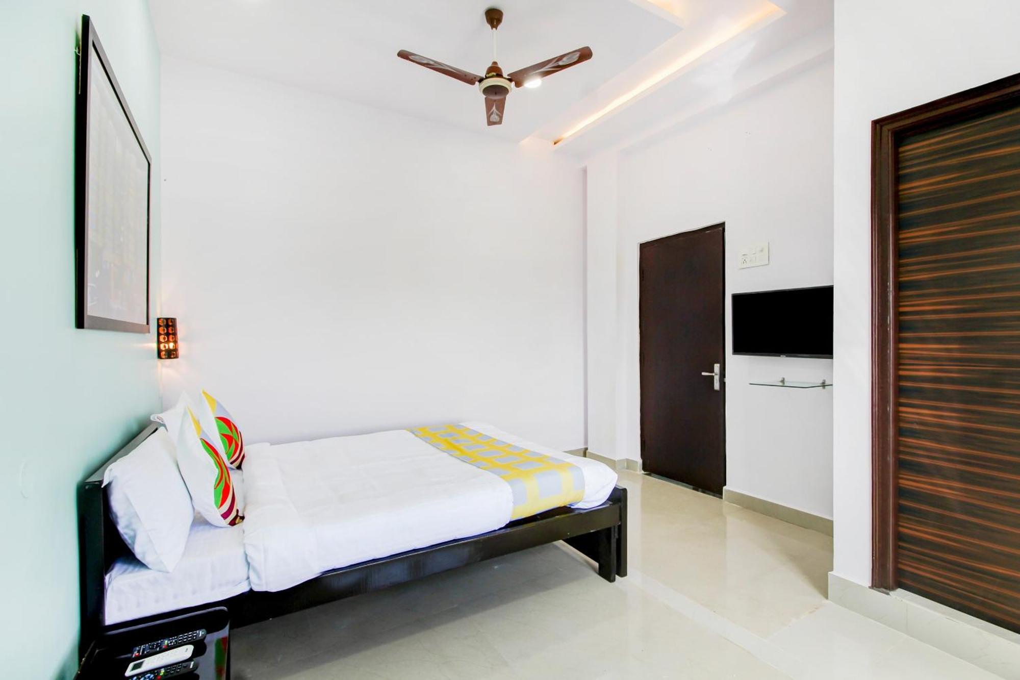 Hotel O Home Comfortable Stays, Near Aasam Gadh Current Office Sururnagar Eksteriør billede